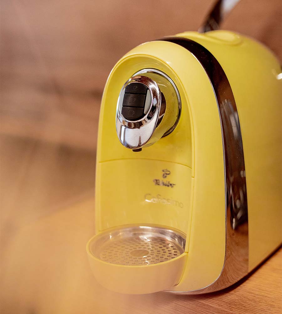 Gelbe Kaffeemaschine von Tschibo